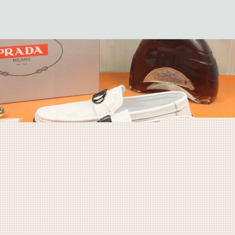 Pra*a leather shoes